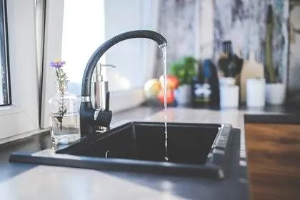 running water in fasucet